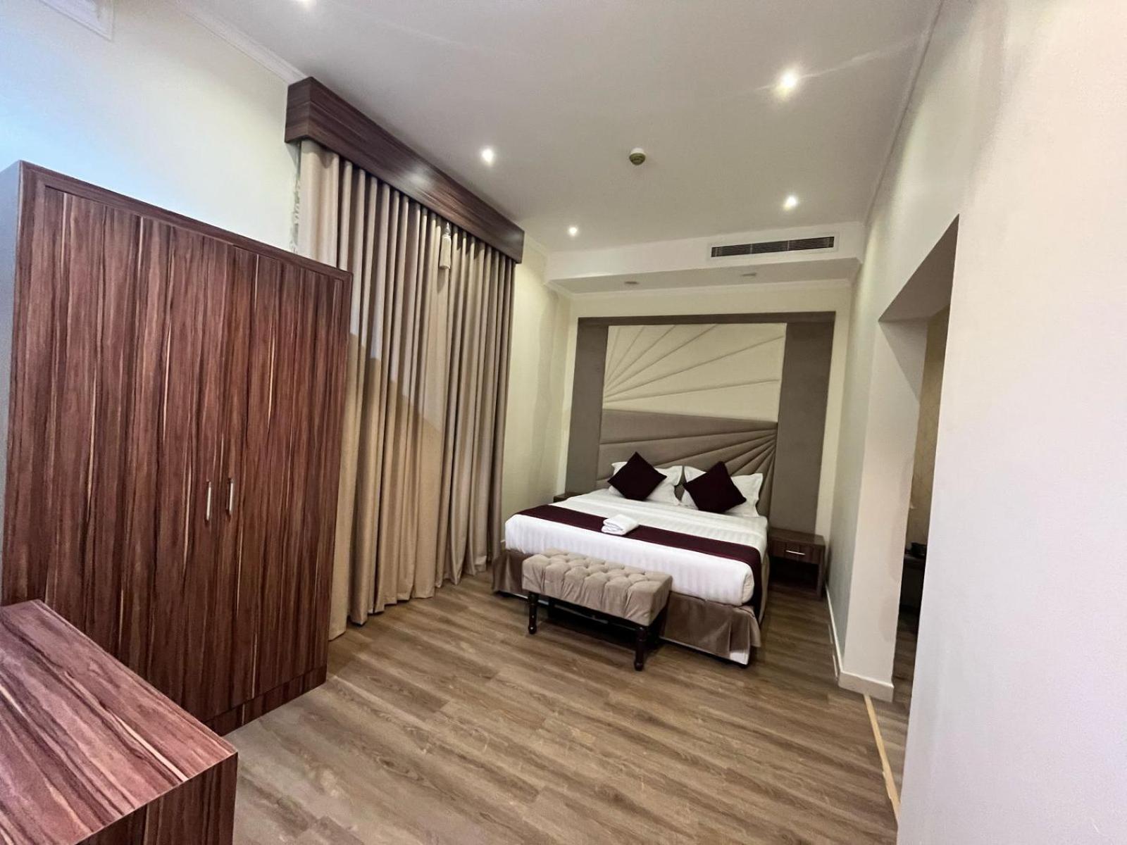 Aparthotel هوليداي بلس قرطبة - Qurtubah